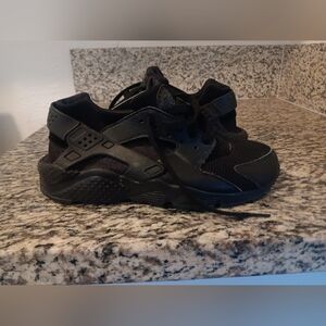 Nike Air HuaracheTriple Black (2021)